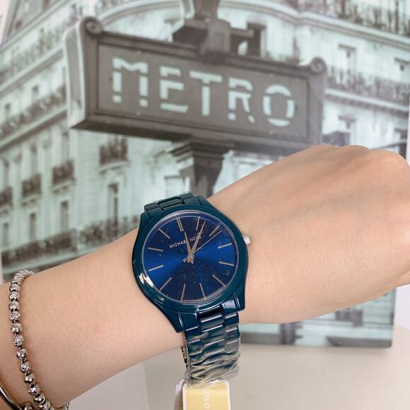 Michael Kors MK4416 Slim Runway Quartz Blue Dial 42 mm Watch display picture 1